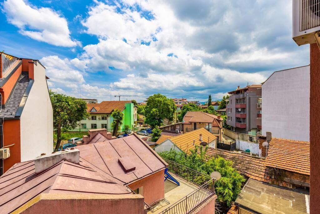 The Little Beauty Next To Old Town & Kapana Apartment Plovdiv Bagian luar foto