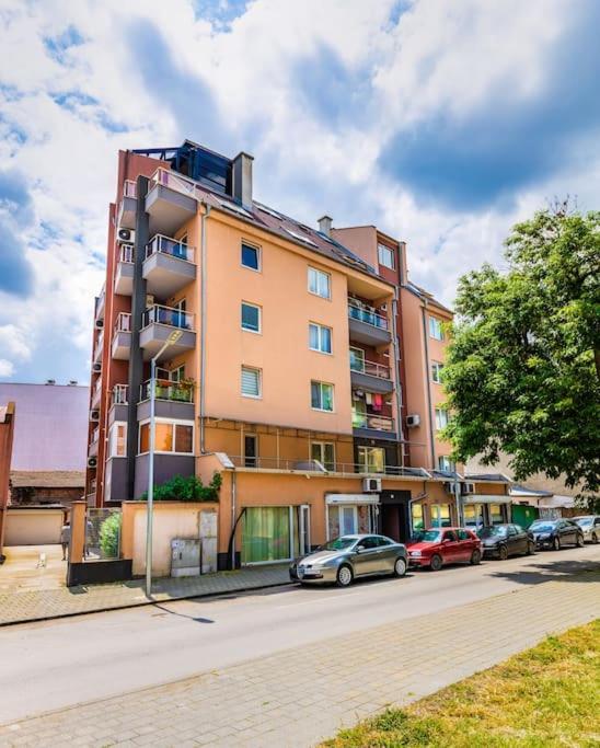 The Little Beauty Next To Old Town & Kapana Apartment Plovdiv Bagian luar foto